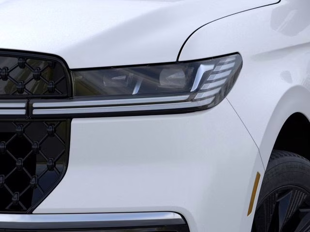 2025 White Metallic Lincoln Navigator Reserve 4X4 SUV