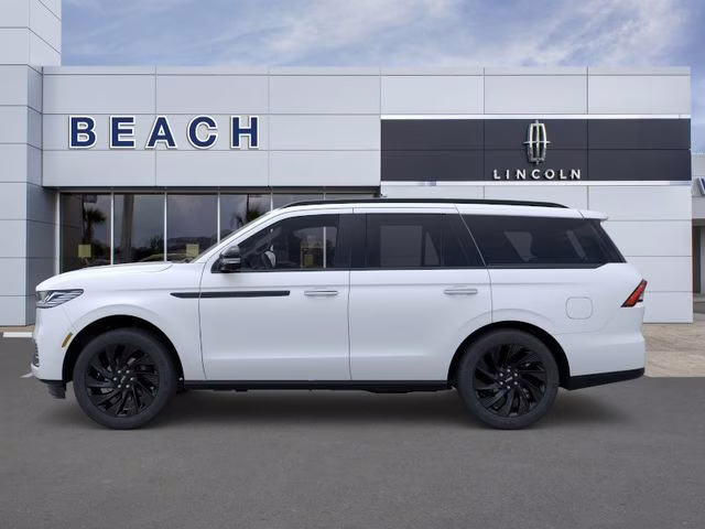 2025 White Metallic Lincoln Navigator Reserve 4X4 SUV