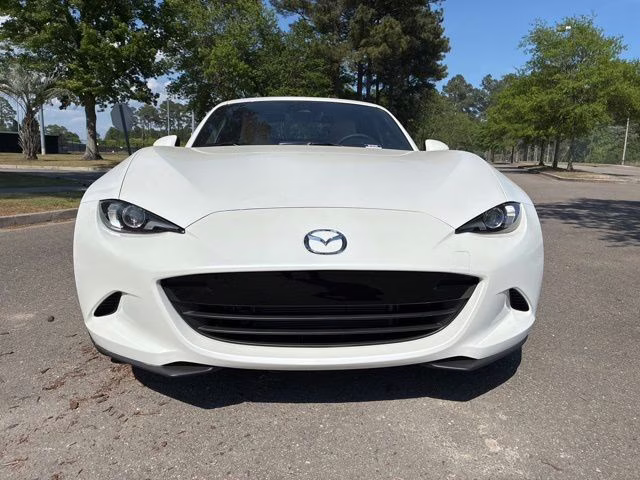 2026 Snowflake White Pearl Mica Mazda Mazda MX-5 Miata RF Grand Touring RWD Convertible