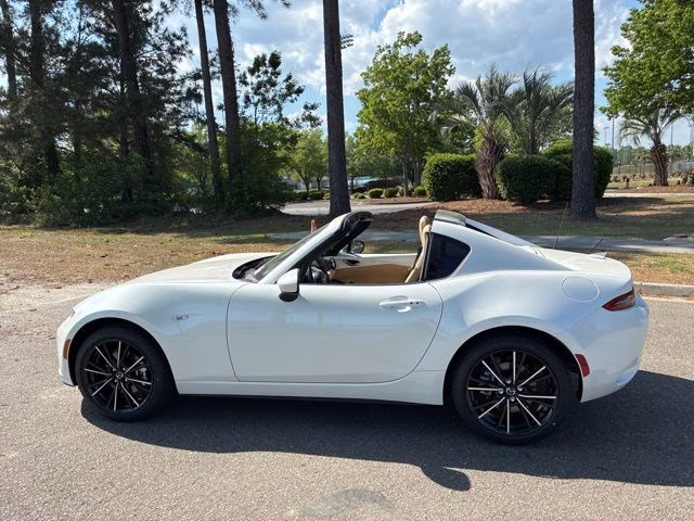 2026 Snowflake White Pearl Mica Mazda Mazda MX-5 Miata RF Grand Touring RWD Convertible