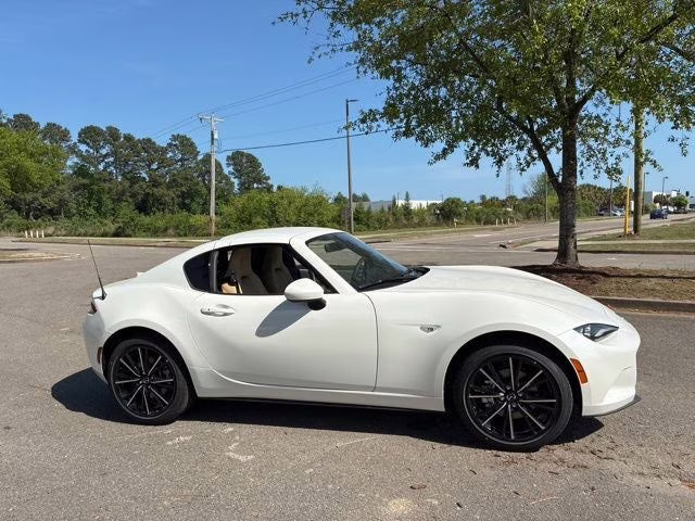 2026 Snowflake White Pearl Mica Mazda Mazda MX-5 Miata RF Grand Touring RWD Convertible
