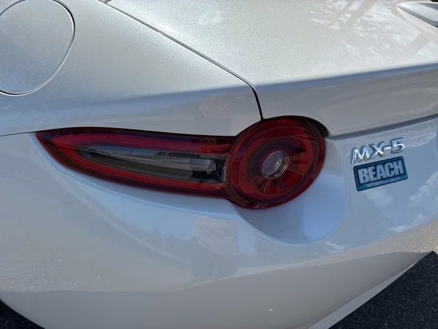 2026 Snowflake White Pearl Mica Mazda Mazda MX-5 Miata RF Grand Touring RWD Convertible