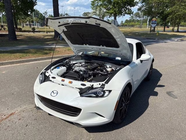 2026 Snowflake White Pearl Mica Mazda Mazda MX-5 Miata RF Grand Touring RWD Convertible
