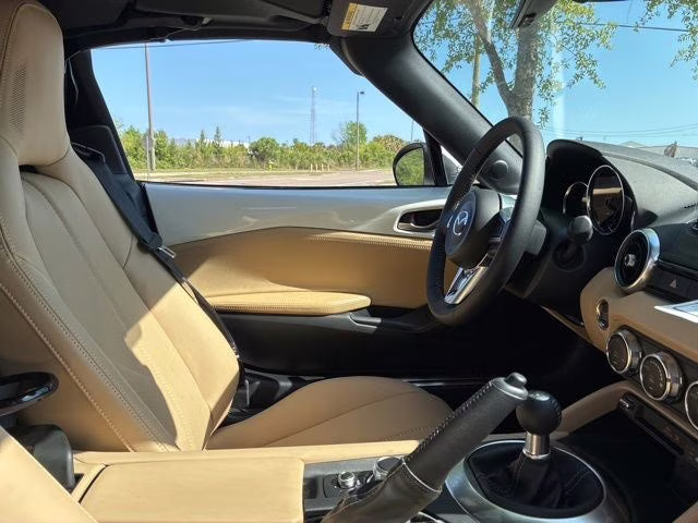 2026 Snowflake White Pearl Mica Mazda Mazda MX-5 Miata RF Grand Touring RWD Convertible