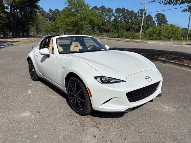2026 Snowflake White Pearl Mica Mazda Mazda MX-5 Miata RF Grand Touring RWD Convertible