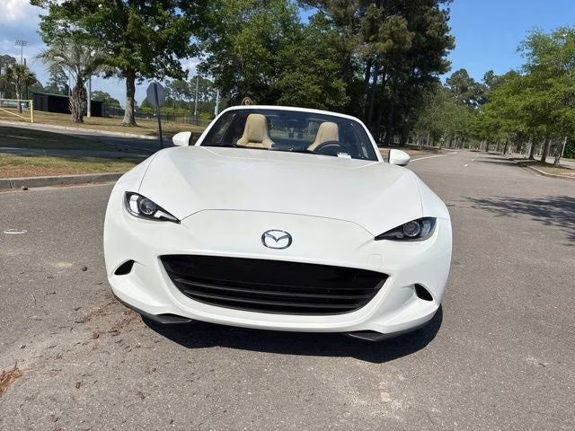 2026 Snowflake White Pearl Mica Mazda Mazda MX-5 Miata RF Grand Touring RWD Convertible