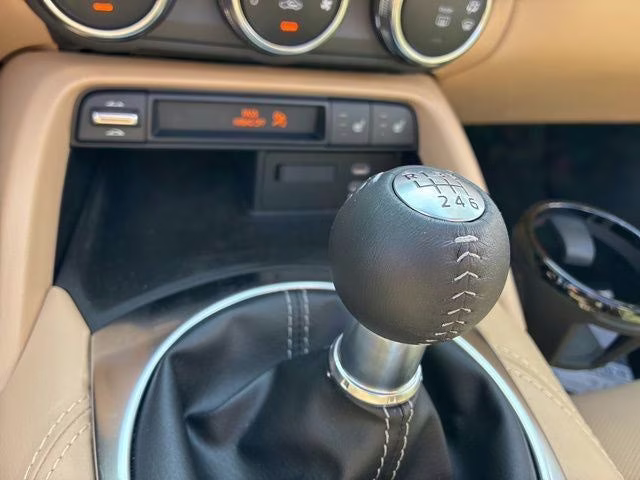 2026 Snowflake White Pearl Mica Mazda Mazda MX-5 Miata RF Grand Touring RWD Convertible