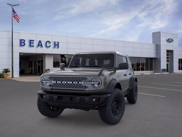 2026 Gray Ford Bronco Badlands 4X4 SUV