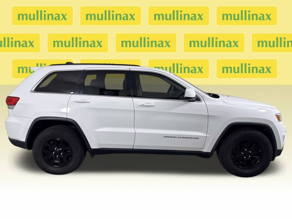 2016 Bright White Clearcoat Jeep Grand Cherokee Laredo 4X4 SUV