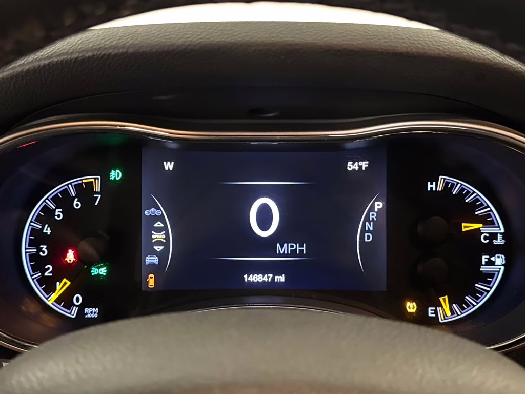 2016 Bright White Clearcoat Jeep Grand Cherokee Laredo 4X4 SUV