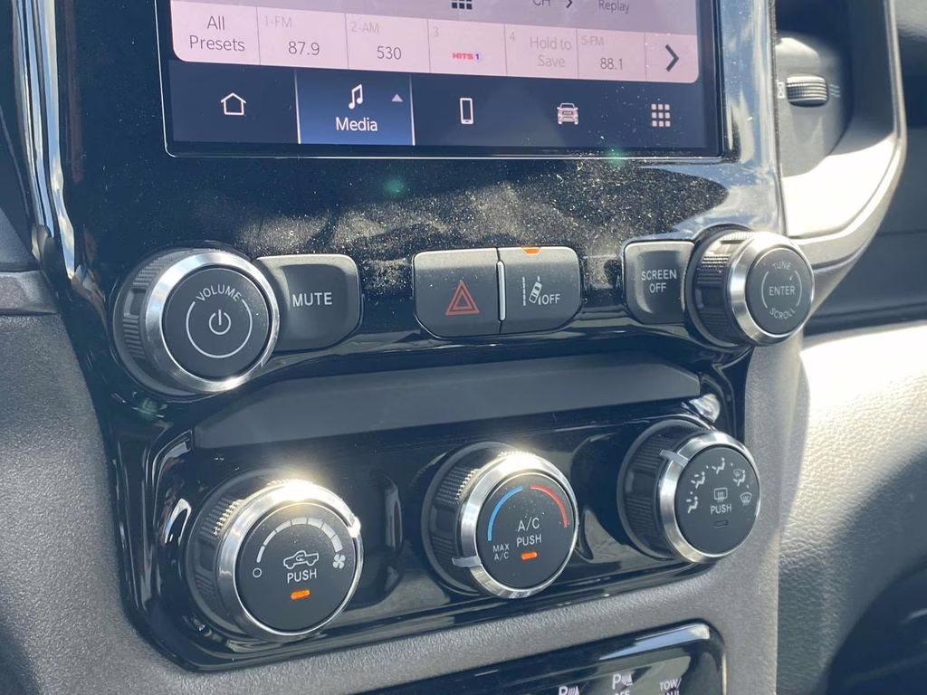 2026 Diamond Black Crystal Pearlcoat Ram 1500 Warlock 4X4 Truck