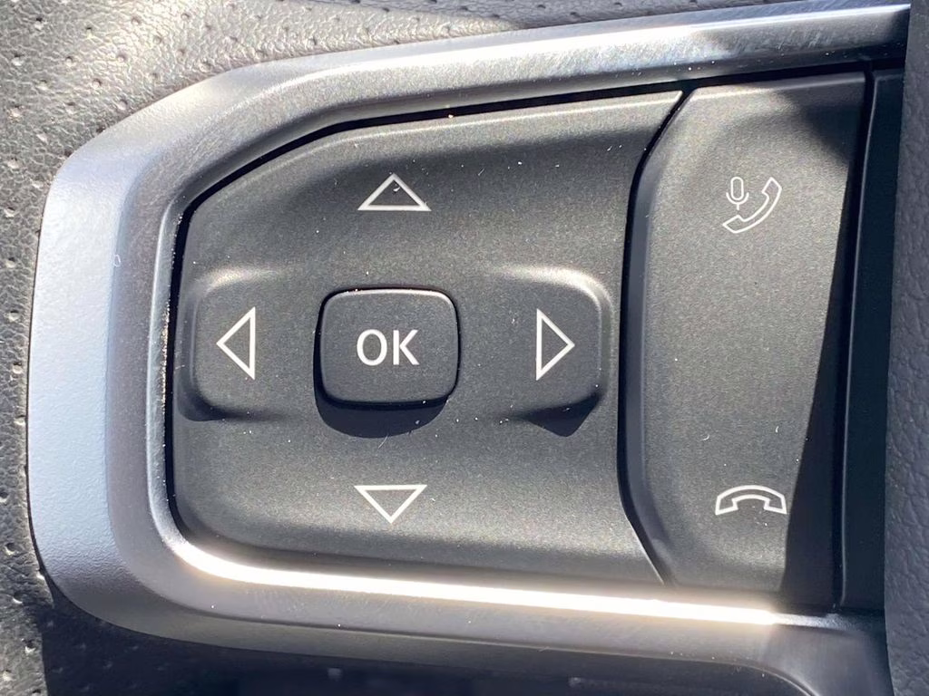 2026 Diamond Black Crystal Pearlcoat Ram 1500 Warlock 4X4 Truck