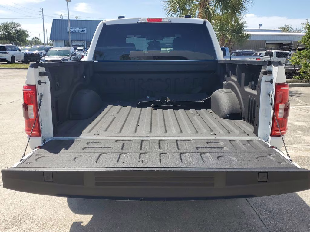 2023 Oxford White Ford F-150 XLT 4X4 Truck