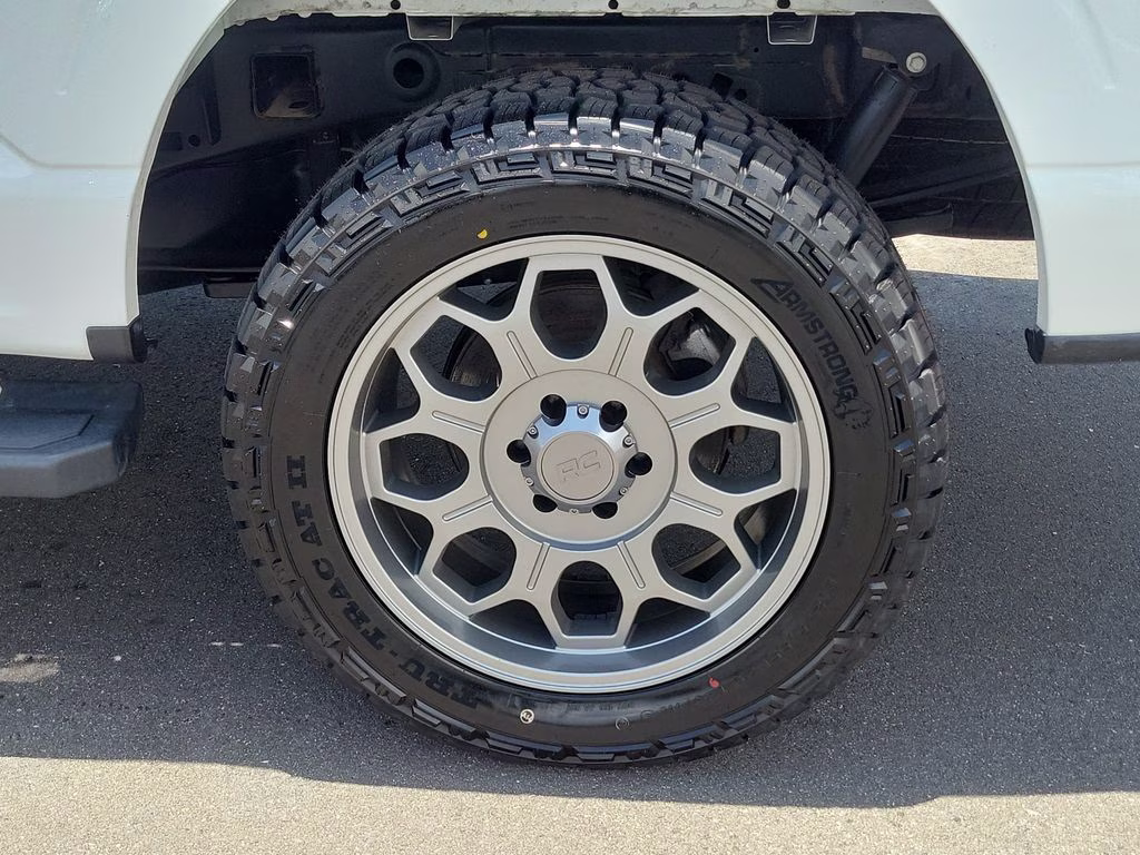 2023 Oxford White Ford F-150 XLT 4X4 Truck
