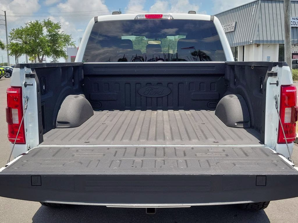 2023 Oxford White Ford F-150 XLT 4X4 Truck