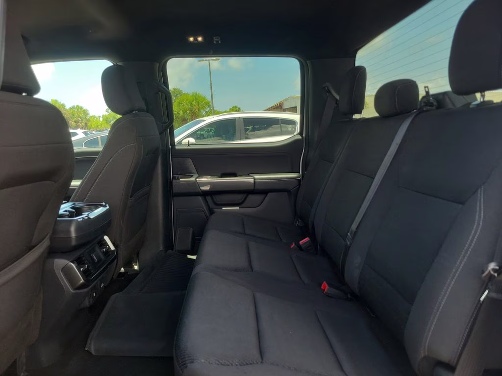 2023 Oxford White Ford F-150 XLT 4X4 Truck