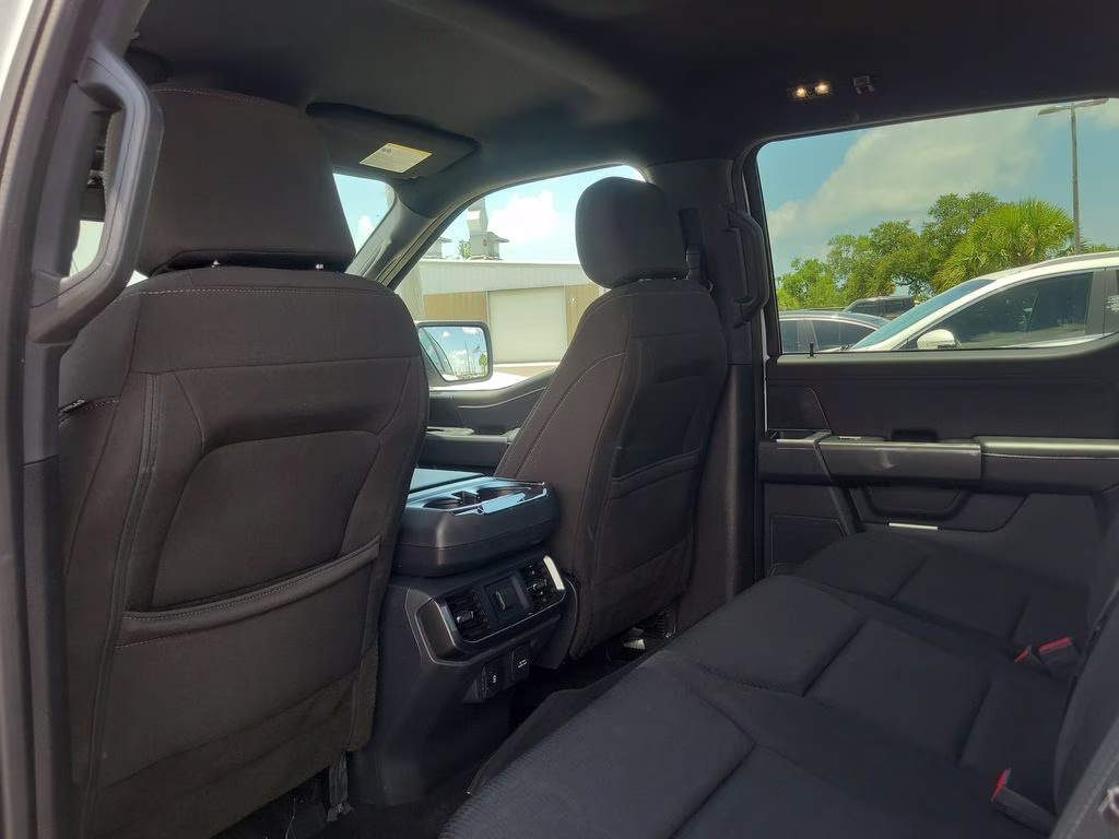 2023 Oxford White Ford F-150 XLT 4X4 Truck