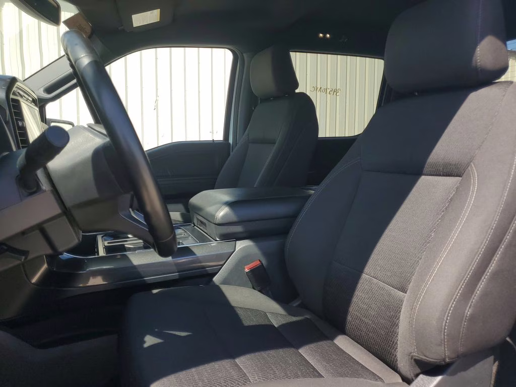 2023 Oxford White Ford F-150 XLT 4X4 Truck