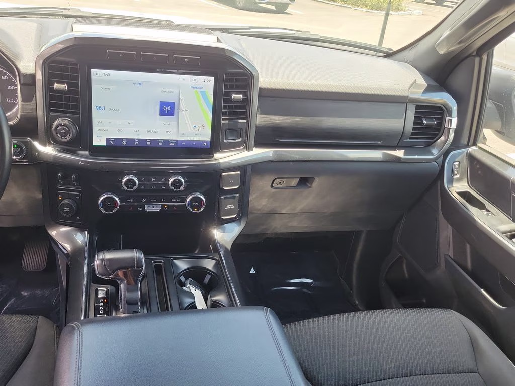 2023 Oxford White Ford F-150 XLT 4X4 Truck