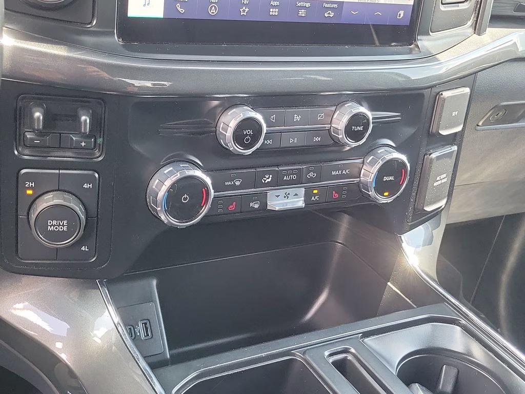 2023 Oxford White Ford F-150 XLT 4X4 Truck