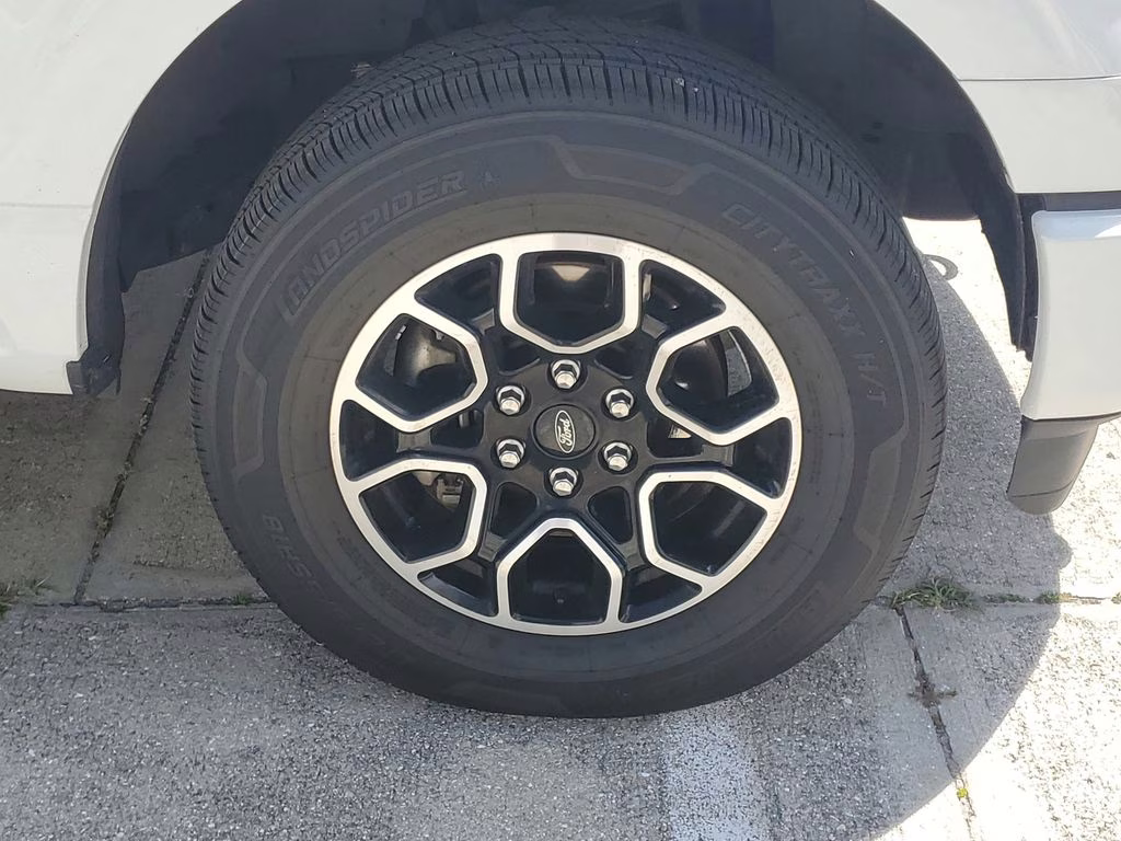 2023 Oxford White Ford F-150 XLT 4X4 Truck