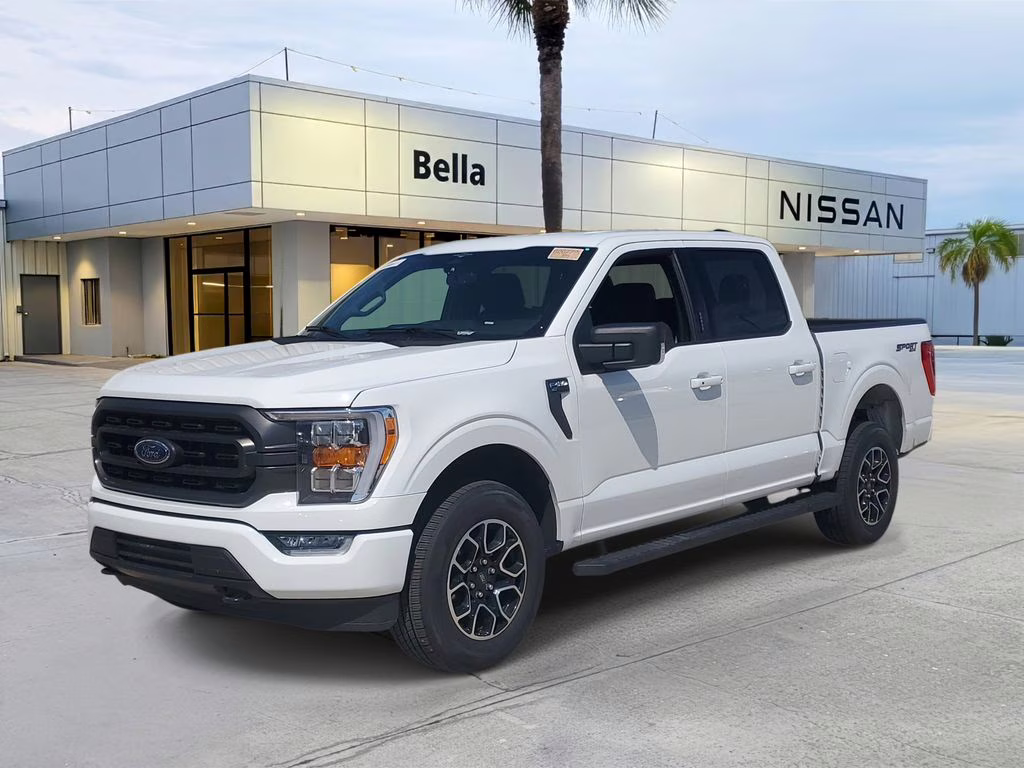 2023 Oxford White Ford F-150 XLT 4X4 Truck
