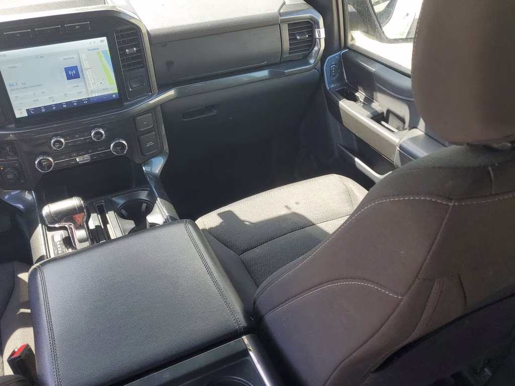2023 Oxford White Ford F-150 XLT 4X4 Truck