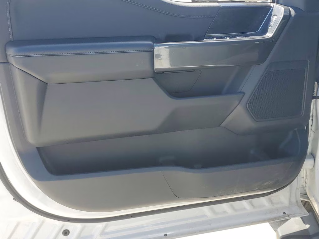 2023 Oxford White Ford F-150 XLT 4X4 Truck