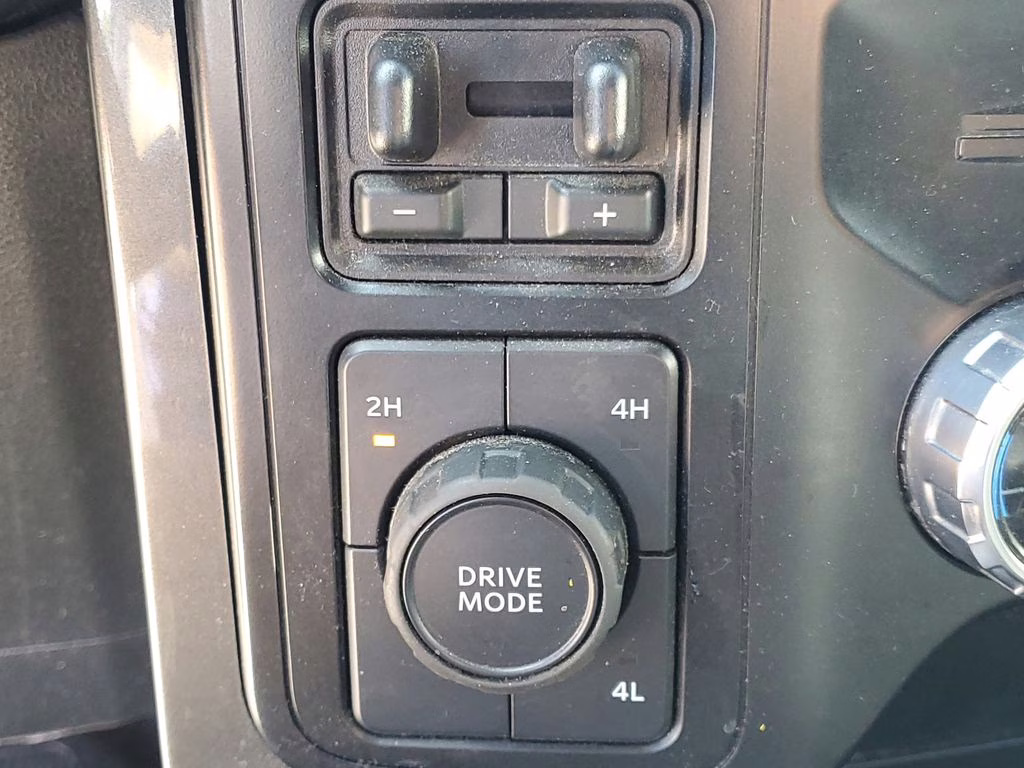 2023 Oxford White Ford F-150 XLT 4X4 Truck