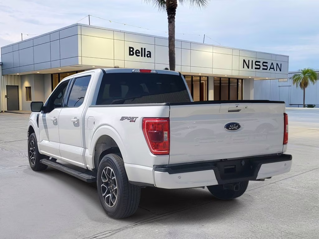 2023 Oxford White Ford F-150 XLT 4X4 Truck