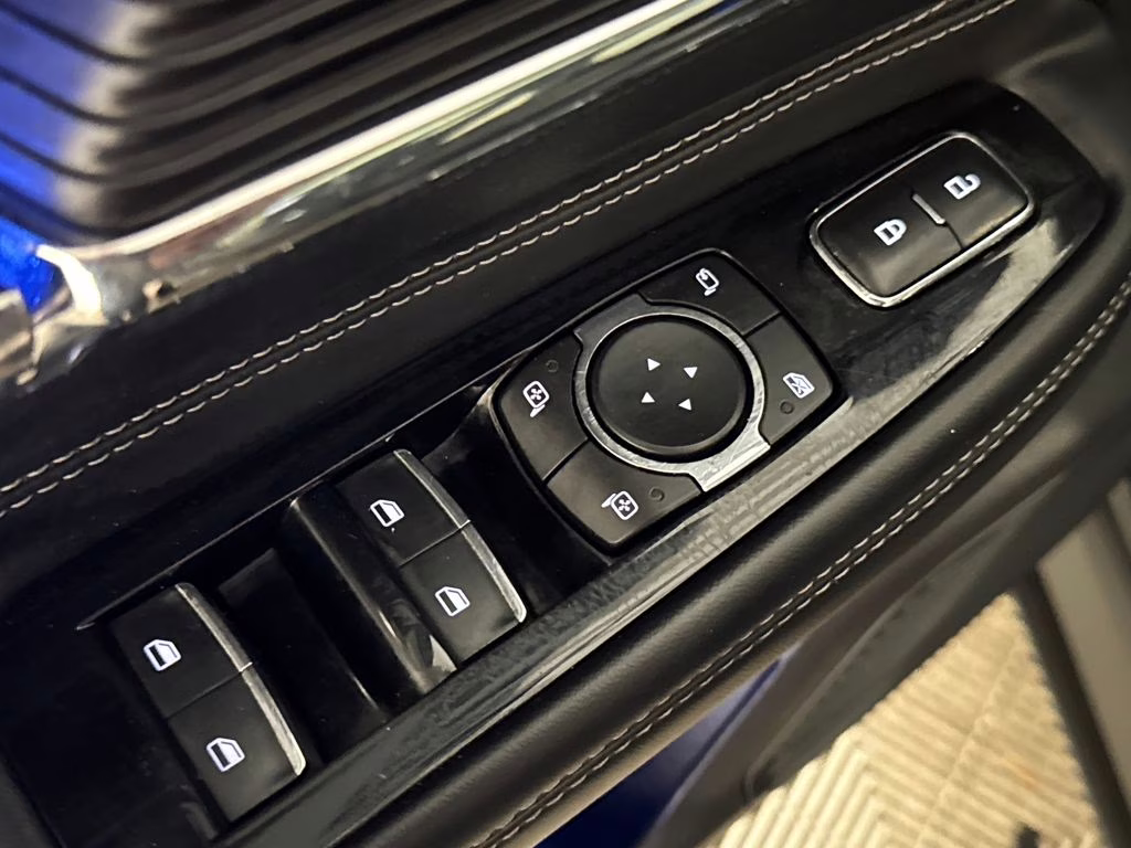 2022 Infinite Black Metallic Clearcoat Lincoln Corsair Reserve FWD SUV