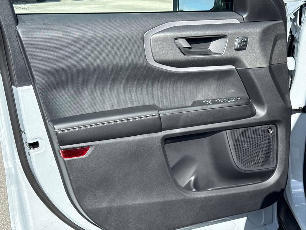 2026 Space White Metallic Ford Bronco Sport Outer Banks 4X4 SUV