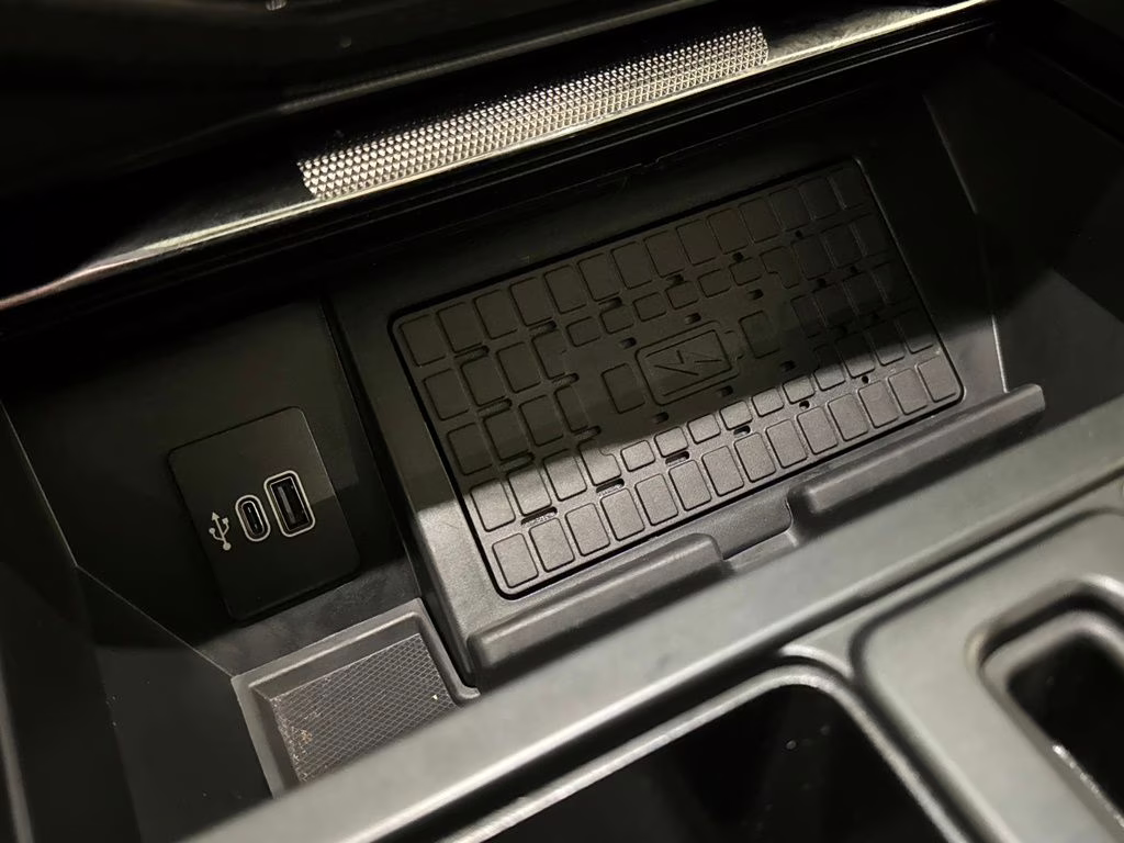 2025 Agate Black Metallic Ford F-150 Lightning Platinum AWD Truck