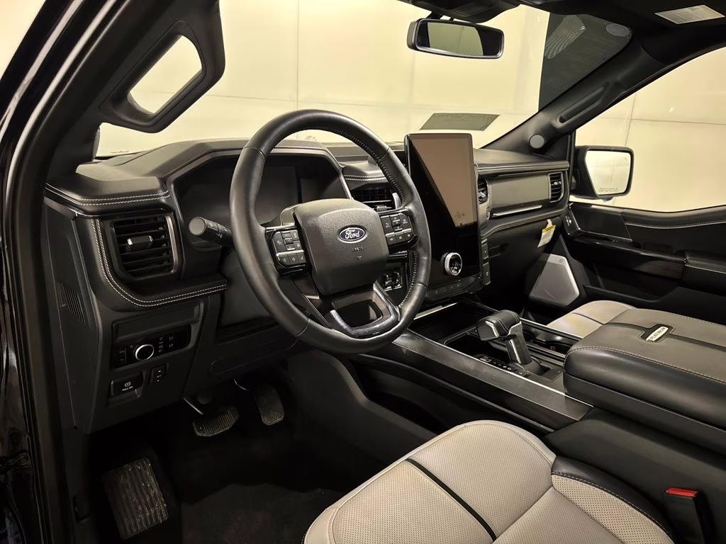 2025 Agate Black Metallic Ford F-150 Lightning Platinum AWD Truck