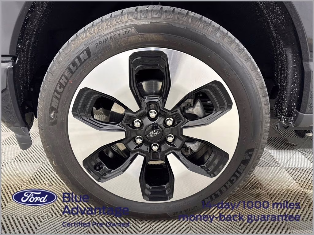 2025 Agate Black Metallic Ford F-150 Lightning Platinum AWD Truck