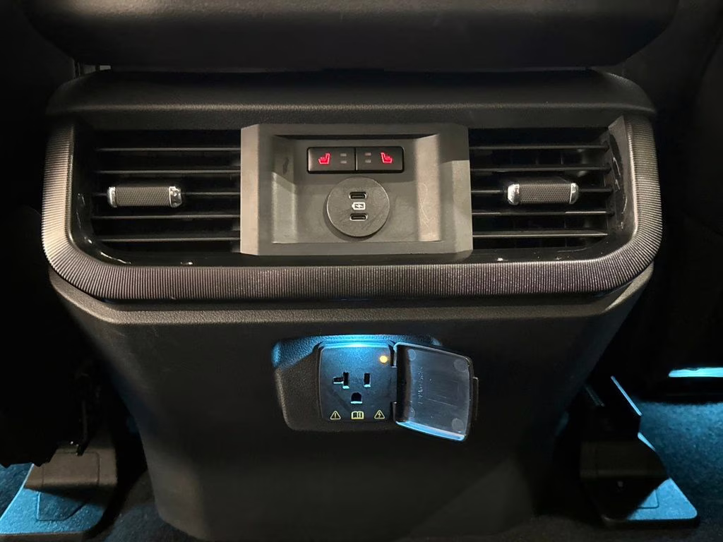 2025 Agate Black Metallic Ford F-150 Lightning Platinum AWD Truck