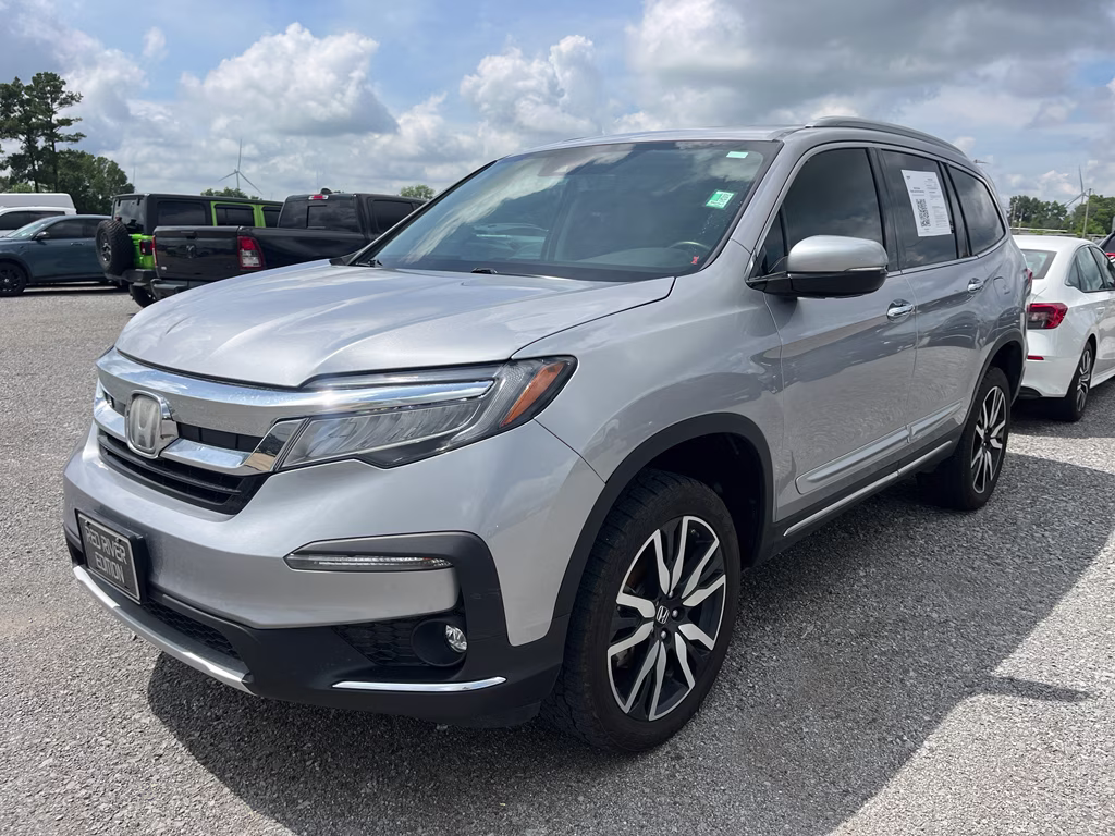 2021 Lunar Silver Metallic Honda Pilot Touring 8-Passenger FWD SUV