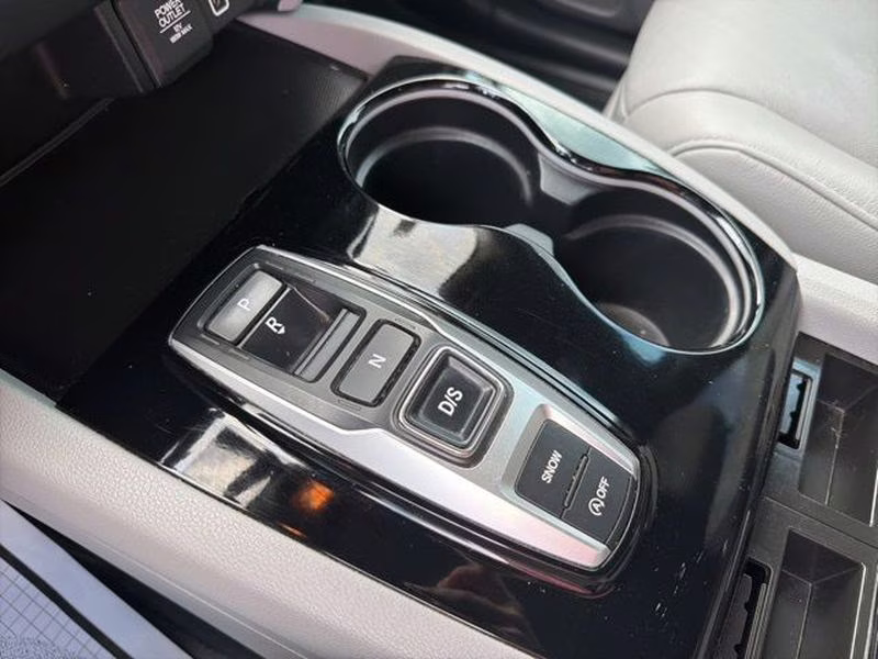 2021 Lunar Silver Metallic Honda Pilot Touring 8-Passenger FWD SUV