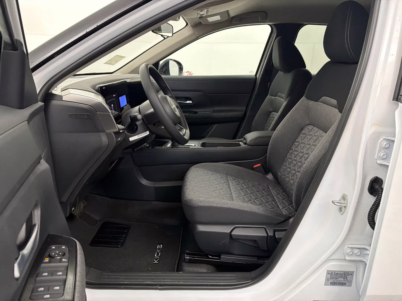 2026 Aspen White Tricoat/Super Black Nissan Kicks SV FWD SUV