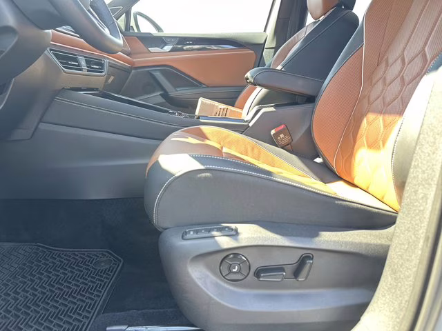 2025 White Volkswagen Tiguan AWD SUV