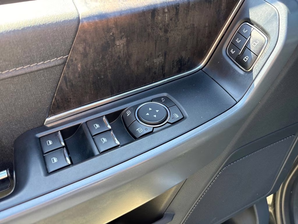 2022 Black Metallic Ford F-150 Lariat 4X4 Truck