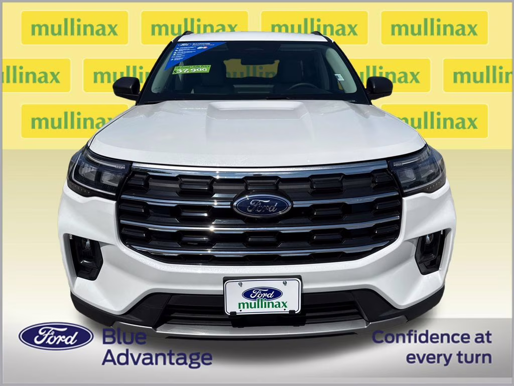 2025 Star White Metallic Tri-Coat Ford Explorer Active RWD SUV
