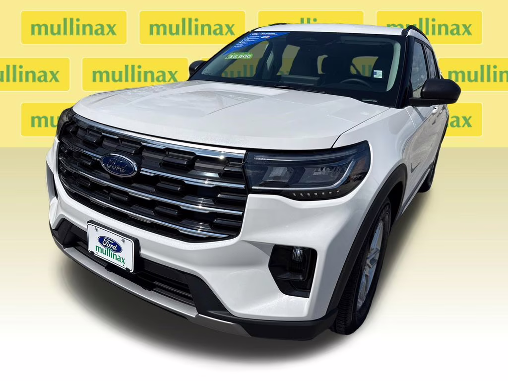 2025 Star White Metallic Tri-Coat Ford Explorer Active RWD SUV