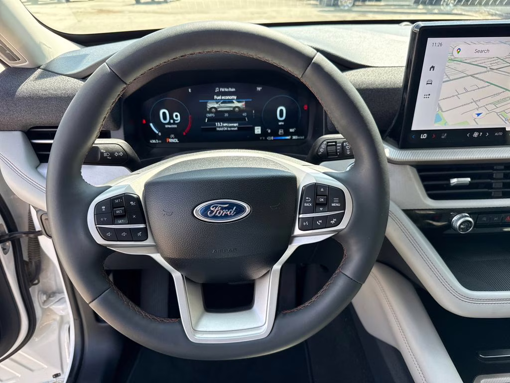 2025 Star White Metallic Tri-Coat Ford Explorer Active RWD SUV