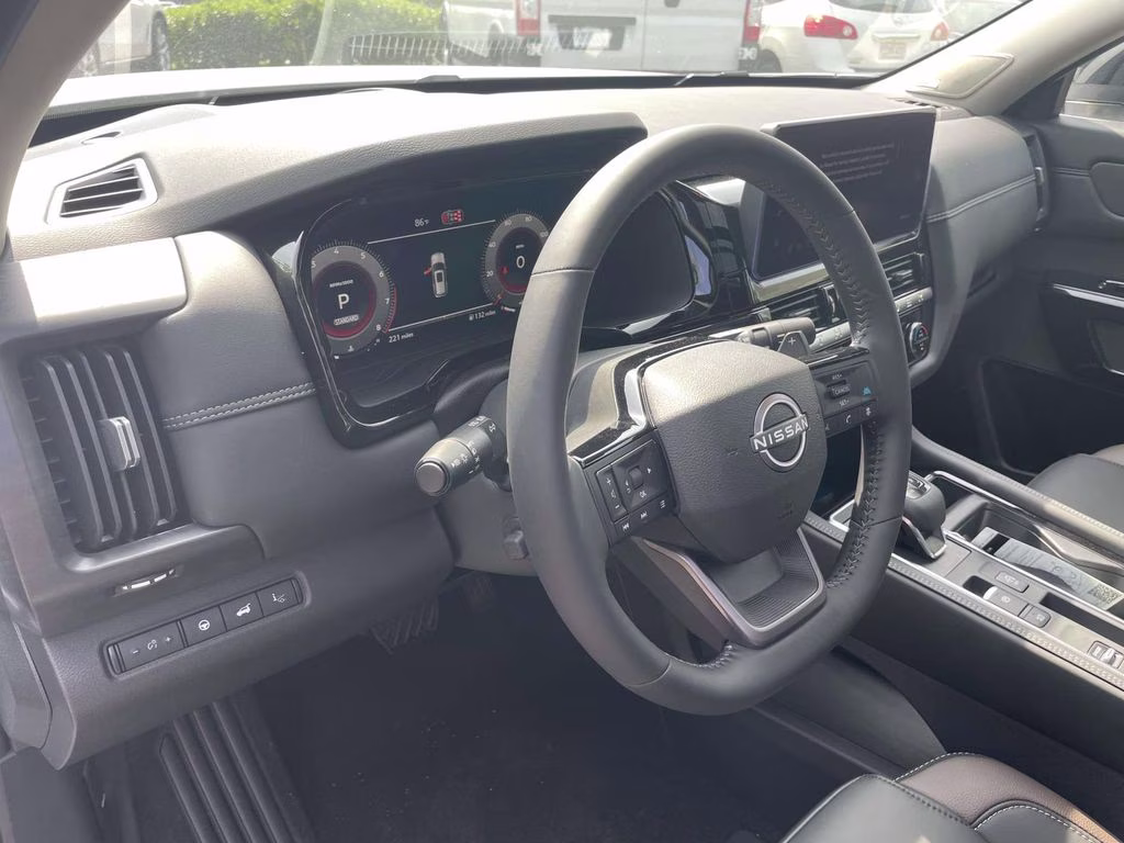 2026 Everest White Pearl Tricoat Nissan Pathfinder Platinum FWD SUV
