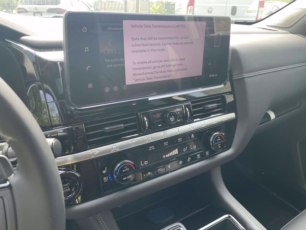 2026 Everest White Pearl Tricoat Nissan Pathfinder Platinum FWD SUV