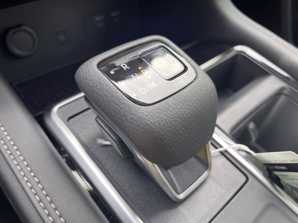 2026 Everest White Pearl Tricoat Nissan Pathfinder Platinum FWD SUV