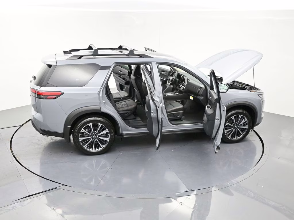 2026 Boulder Gray Pearl Nissan Pathfinder Platinum FWD SUV