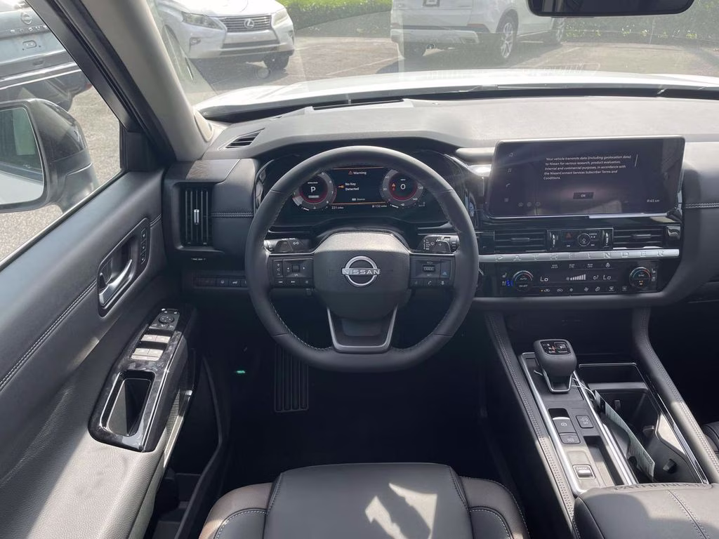 2026 Everest White Pearl Tricoat Nissan Pathfinder Platinum FWD SUV