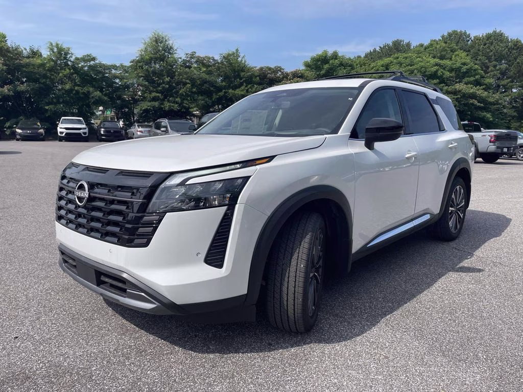 2026 Everest White Pearl Tricoat Nissan Pathfinder Platinum FWD SUV